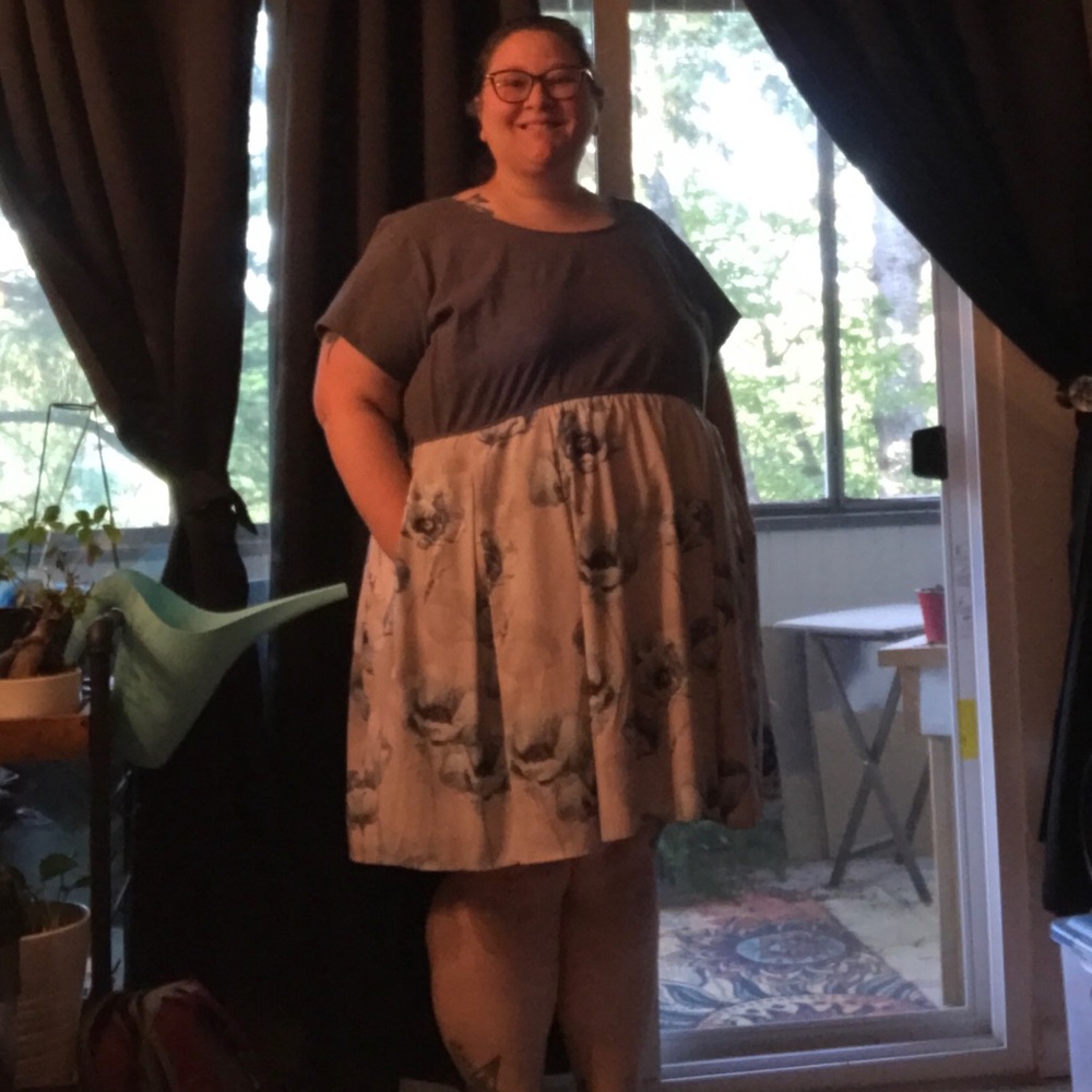 eshakti dress w/o tag. Fits size 28-30.